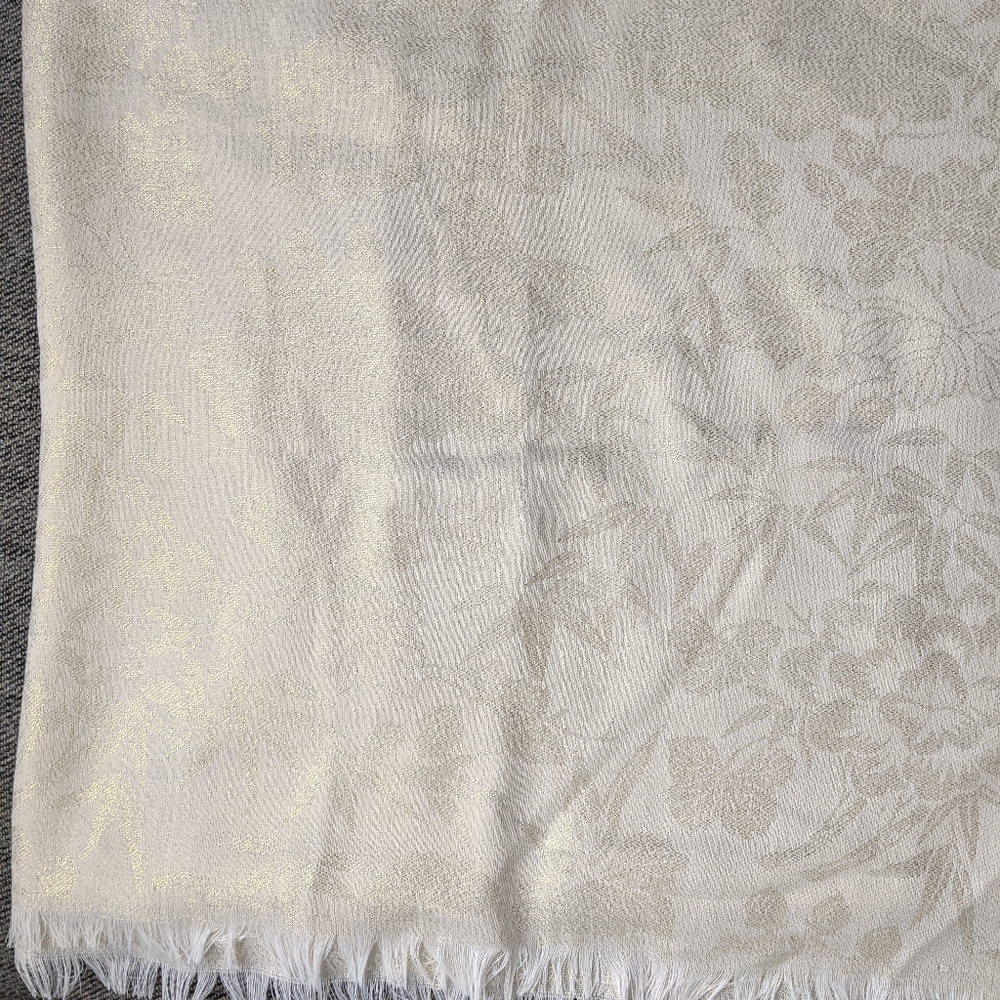 Scarf - Picture 2 of 6